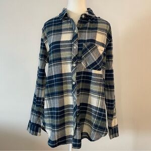 GAP Plaid Flannel Button Up Collared Shirt Navy White Women’s Size Medium NEW